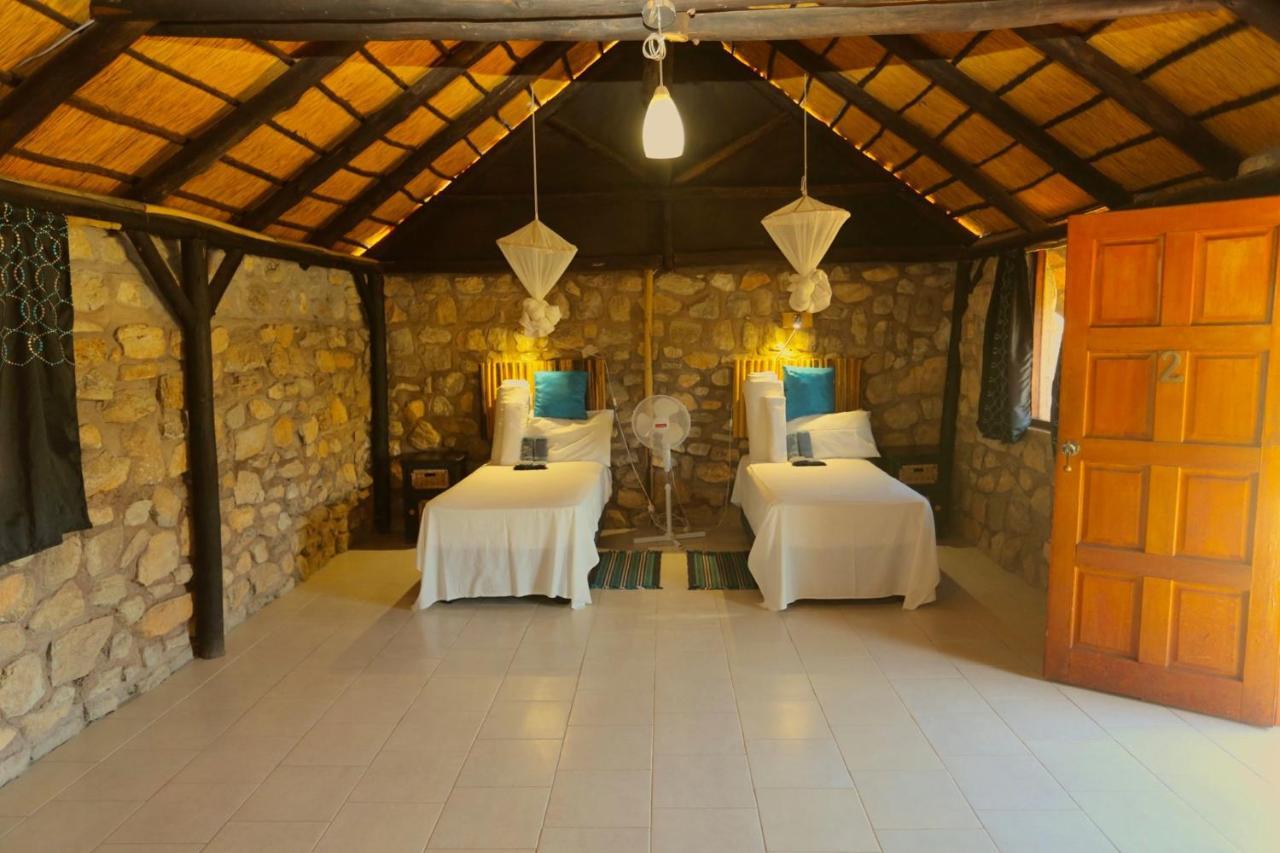 Kapika Waterfall Lodge Epupa Eksteriør billede