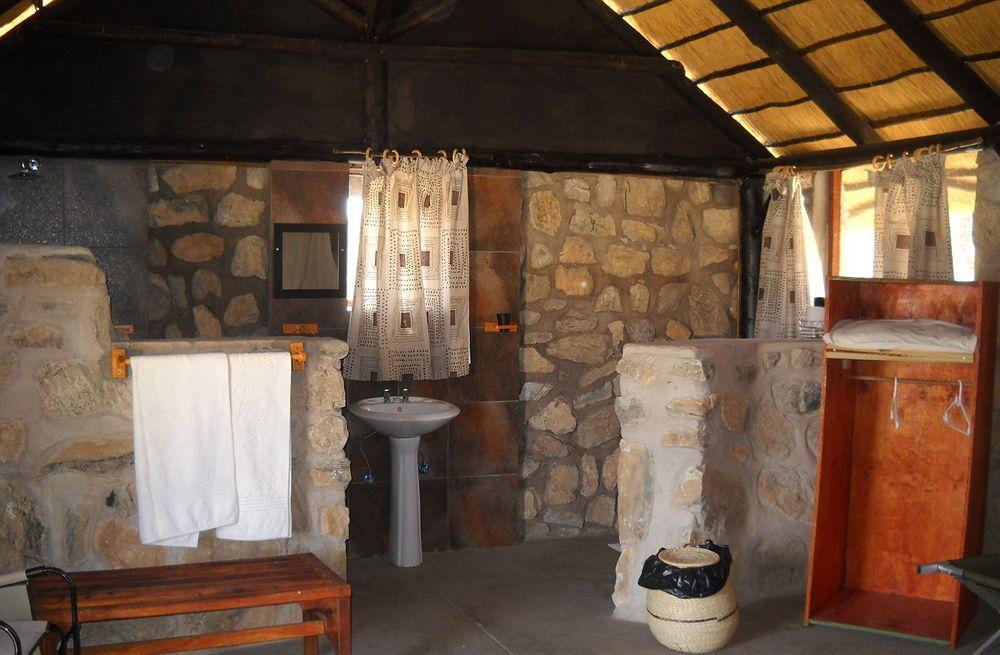 Kapika Waterfall Lodge Epupa Eksteriør billede